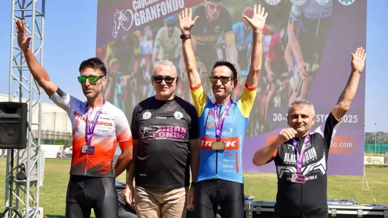 Antalyaspor bisiklette madalyalarla ilerliyor