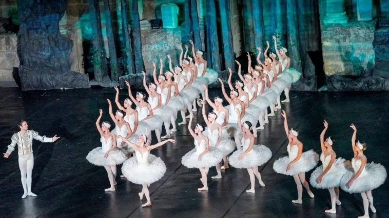 Aspendos 'Kuğu Gölü' ile renklenecek