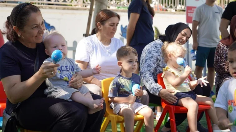 Bebek parkı minik misafirleriyle cıvıl cıvıl