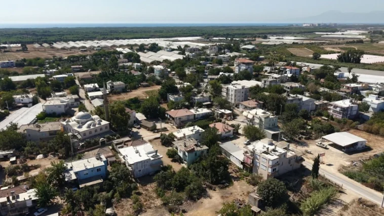 Bir kişinin arazisi hariç, tüm köye herkes hissedar