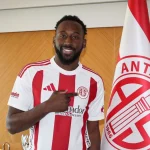 Boli imzayı attı, Antalyaspor’a katıldı