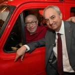 'Çiçek Abbas', yıllar sonra minibüsüyle buluştu