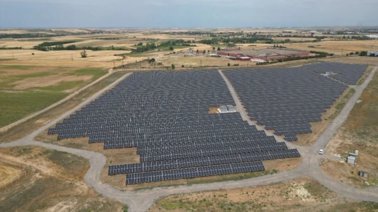CW Enerji'den Tekirdağ'a 9 bin 863,6 kWp'lik GES