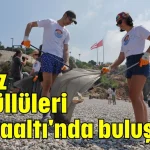 Deniz gönüllüleri Konyaaltı'nda buluşuyor