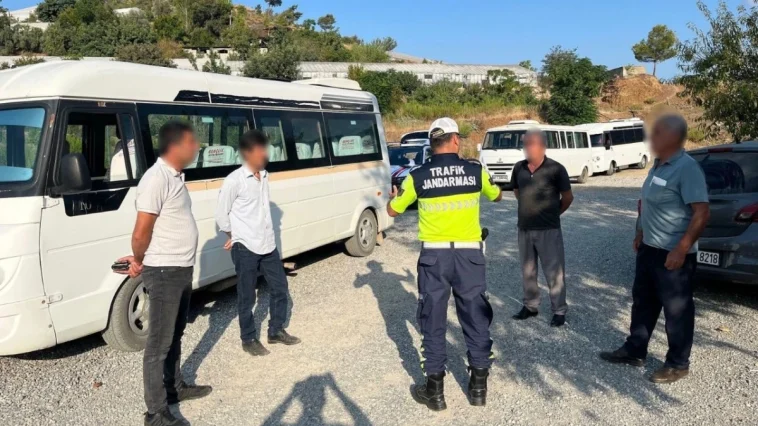 Gazipaşa'da jandarma okul servislerini denetledi