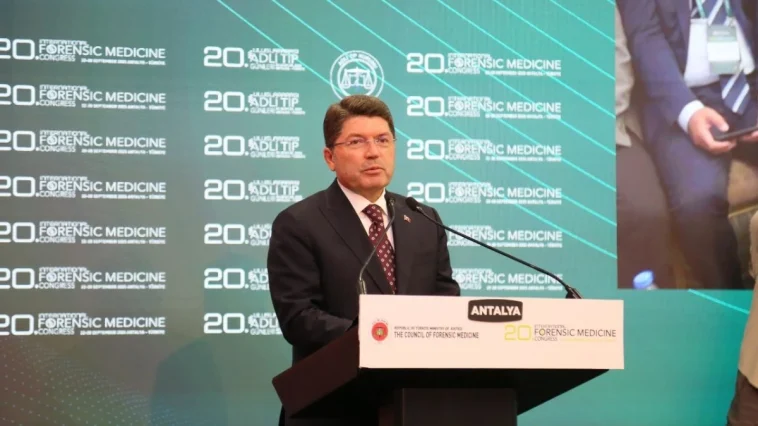 Gazze'de soykırım suçu işleniyor