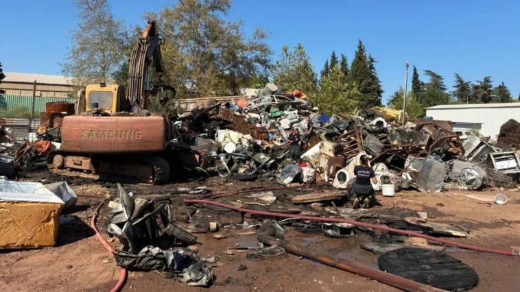 Hurda deposunda yangın paniği