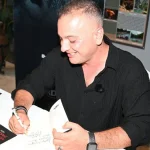 İki yazar kitaplarını Kemerlilerle buluşturdu