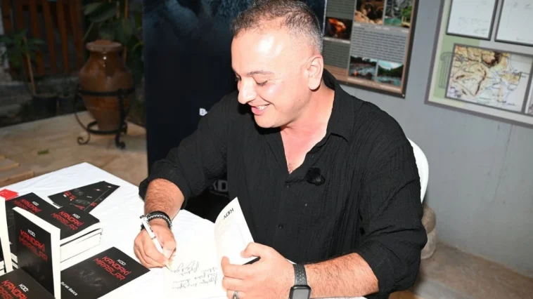 İki yazar kitaplarını Kemerlilerle buluşturdu