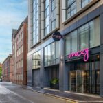 100.OTEL AÇILIŞINI  KUTLUYOR