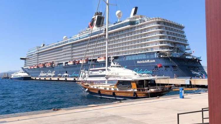 image_750x_68d5a02369ca6-1