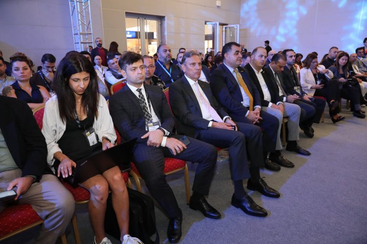 image_750x_68d69e5ca85c2