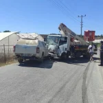 Kamyonla otomobil çarpıştı: 3 yaralı