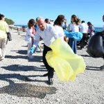 Kemer'de sahil temizliği yapıldı