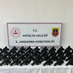 Kepez’de kaçak silah operasyonu