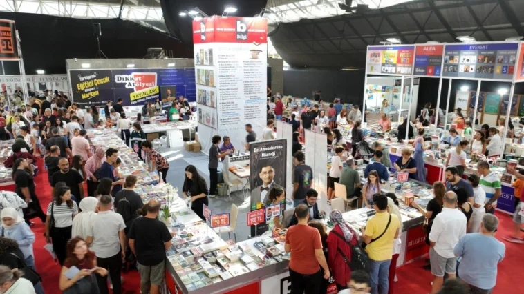 Kitap tutkunları Antalya Kitap Fuarı'nda buluşuyor