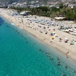 Kleopatra Plajı'nda eylülde yaz yoğunluğu