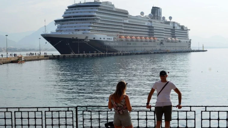Kruvaziyer turizminde 400 bin yolcu barajı aşıldı