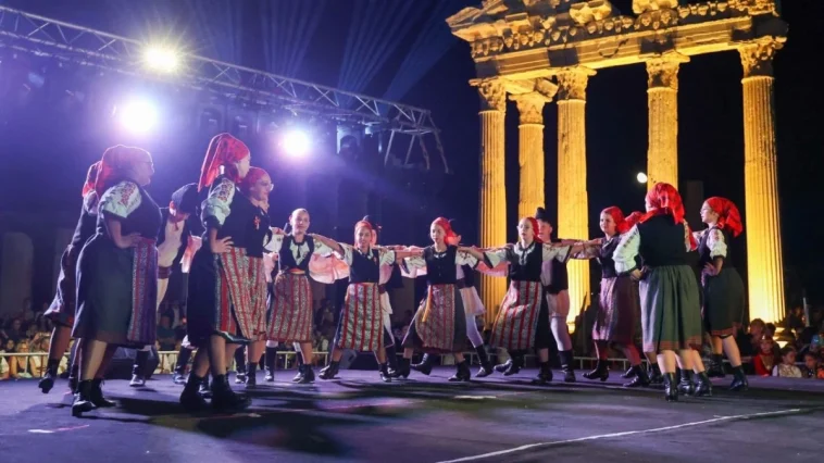 Manavgat'ta Halk Dansları Festivali başladı