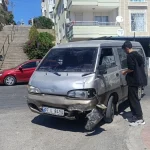 Manavgat'ta kamyonetle çarpışan motosikletin sürücüsü yaralandı