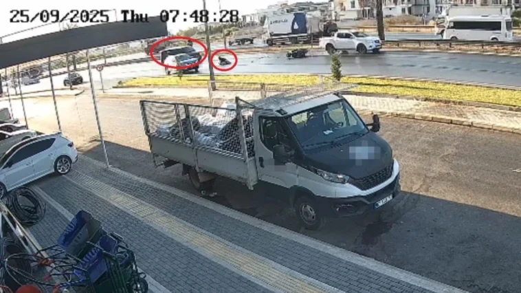 Manavgat’ta otomobil motosiklete çarptı: 1 yaralı