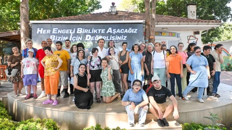 Muratpaşa’da engelleri aşan buluşma