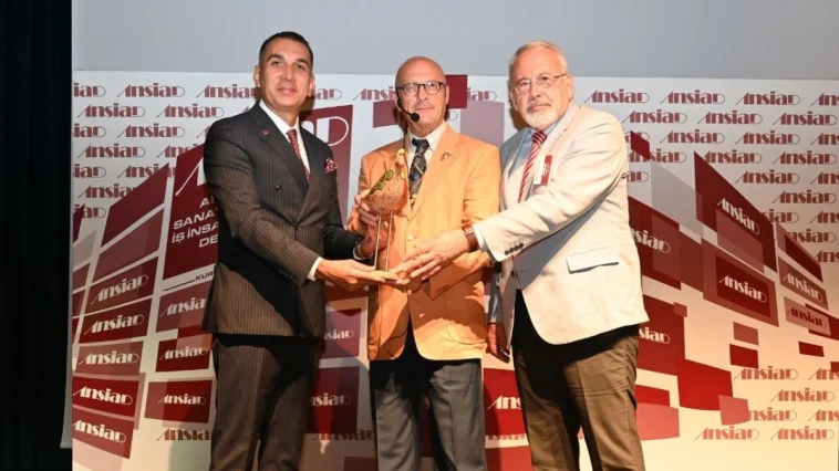 Özbek: Türkiye’nin önceliği eğitim, teknoloji ve ekonomi