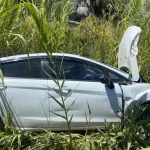 Şarampolden yuvarlanan otomobilin sürücüsü yaralandı