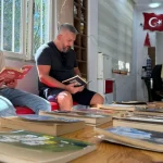 Serikli berberden kitap köşesi