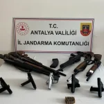 Serik’te kaçak silah operasyonu