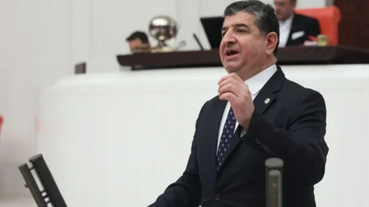 Vekil Arı Böcek'e dikkat çekti!