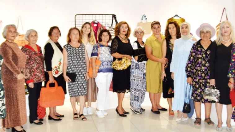 Yaşlıevlerinde üretilen kıyafetler podyumda