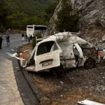 Yolcu otobüsüyle minibüs çarpıştı: 1 ölü, 1 yaralı