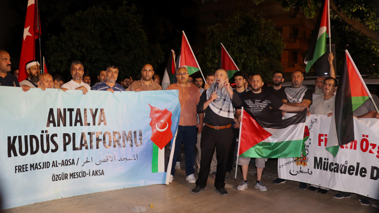 Antalyada Küresel Sumud Filosuna destek