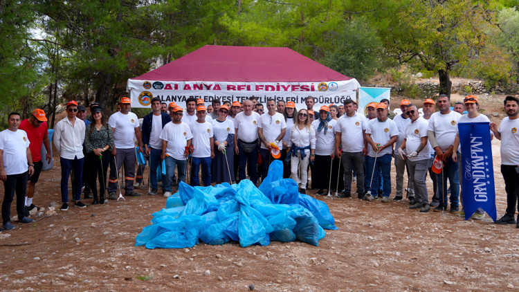 Alanyada kale temizliği