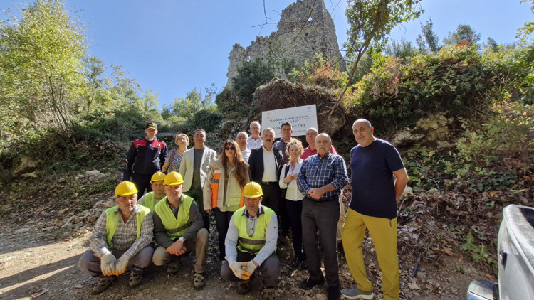 Gedelme Kalesinde temizlik