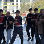 Sahte kimlikle başkasına ait 1,5 milyon avroluk arsayı satan 6 şüpheliden 5i tutuklandı