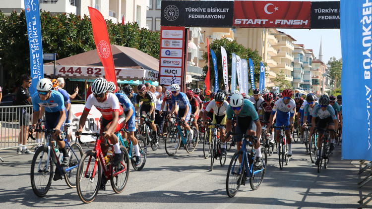 Türkiye Kupası Puanlı Yol Yarışlarının son etabı Alanyada yapıldı