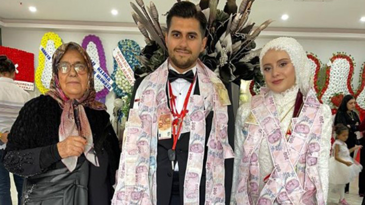 Babaanneden tek toruna servet değerinde takı: 2 anahtar bir tapu