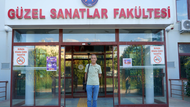 Emekli hakim, İçimde hep bir sinemacı varmış diyerek yeniden öğrenci oldu