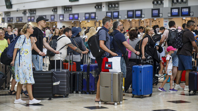 Antalyada yabancı turist sayısı 16 milyonu geçti