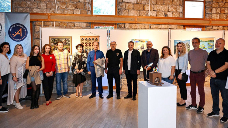 Cumhuriyet Bayramında eş zamanlı karma sergi