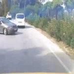 Aksu’da otomobil taksiye çarptı: 2 yaralı