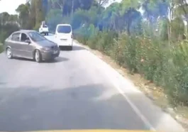 Aksu’da otomobil taksiye çarptı: 2 yaralı