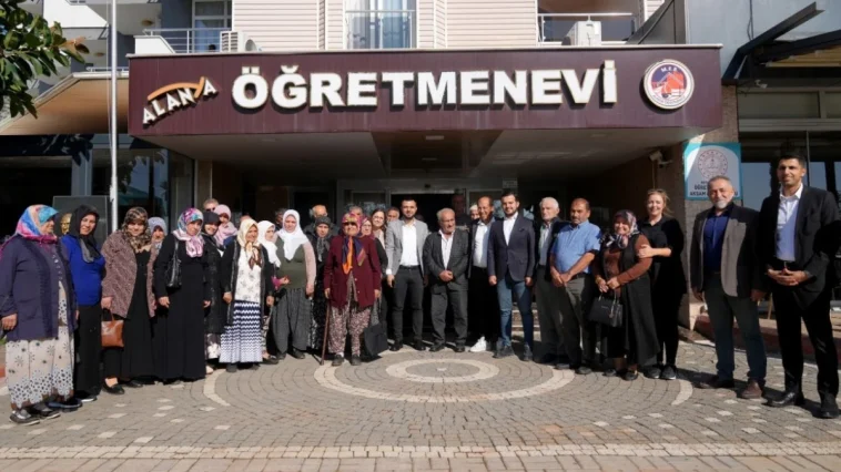 Alanya’da yaşlılara kale gezisi başladı