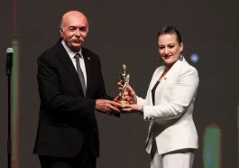 Altın Portakal'da 'Onur, Emek, Başarı' ödülleri sahiplerini buldu