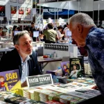 Antalya Kitap Fuarı ziyaretçi akınına uğradı