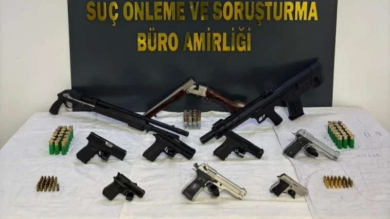 Antalya'da 30 adrese eş zamanlı baskın