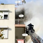 Antalya'da 5 katlı binada yangın paniği