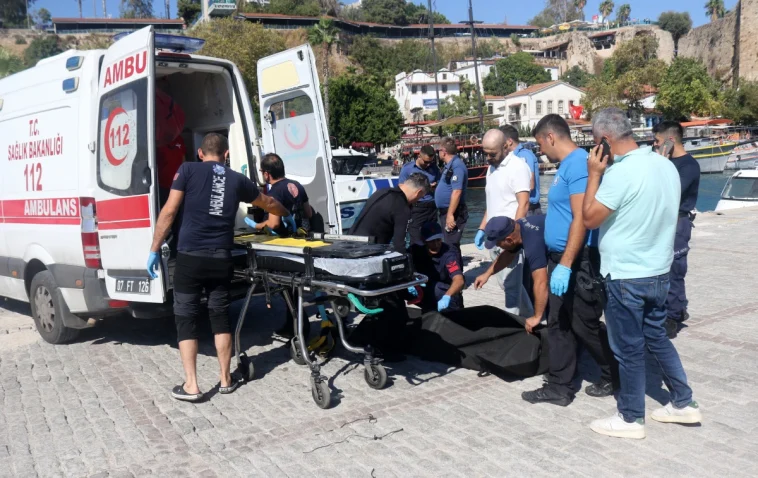 Antalya'da falezlerden düşen genç kız hayatını kaybetti